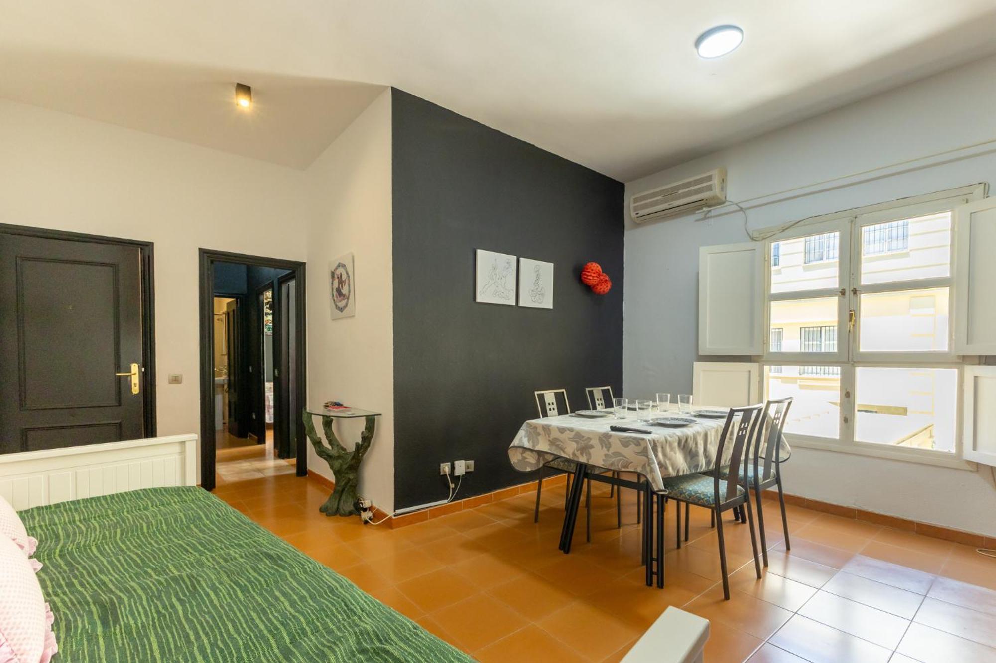 Conde Center Premium Suites, Free Parking Севилья Экстерьер фото