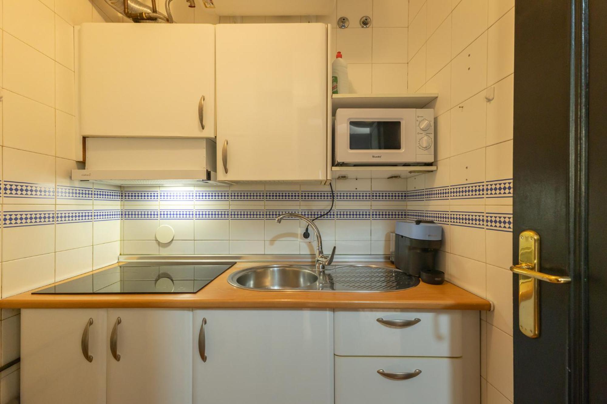 Conde Center Premium Suites, Free Parking Севилья Экстерьер фото